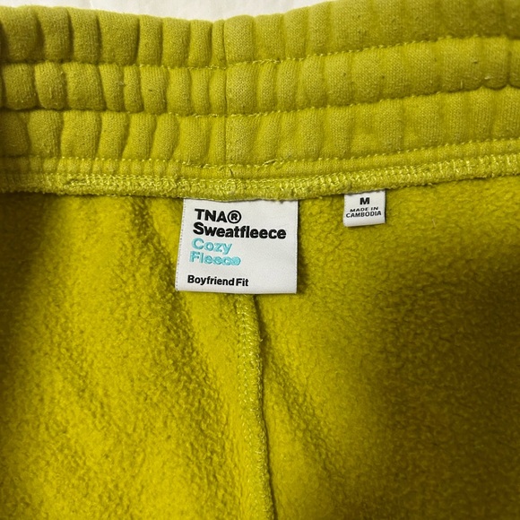 TNA cozy fleece boyfriend sweatpants - Picture 4 of 4